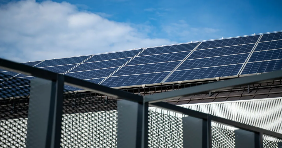 Hala produkcyjna firmy zmodernizowanej energetycznie dzięki premii z kredytu ekologicznego FENG