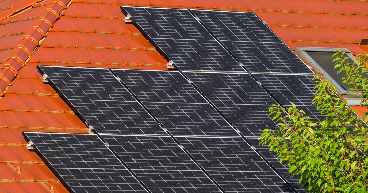 Fotowoltaika i OZE dla firm 2026: Kredyt Ekologiczny i magazyny energii